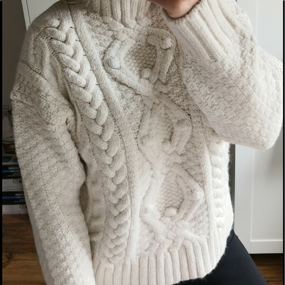 🤍 ZARA Cable Knit Sweater sz Large